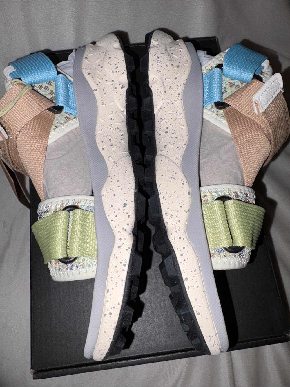 NWT Flower Mountain Nazca 2 Sandal in Light Green - Picture 15 of 16